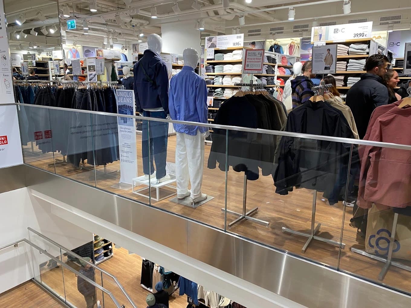 Uniqlo - Alexanderplatz