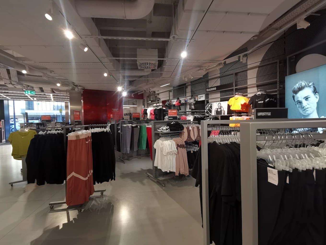 Nike Factory Store - Neukölln